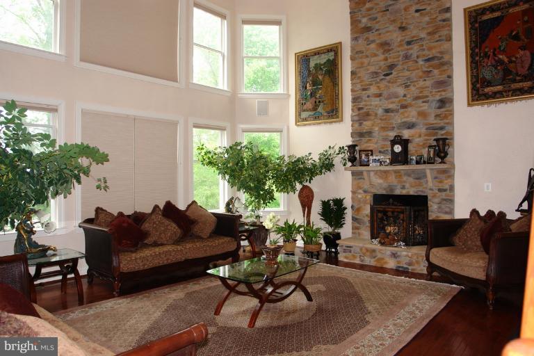 12107 Sheets Farm Road North Potomac, MD 20878 - Photo 9 of 30 Family Room