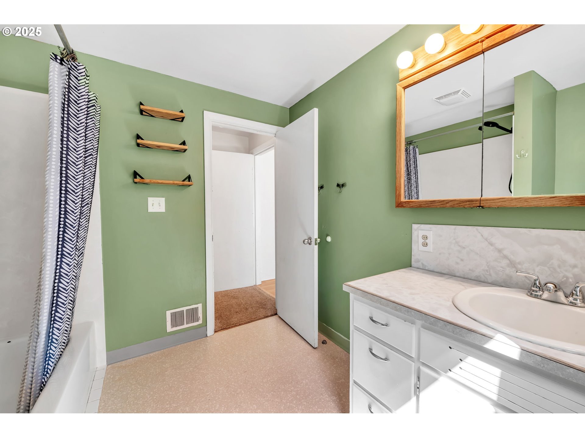 26900 Crow Road Eugene, OR 97405 - Photo 21 of 48