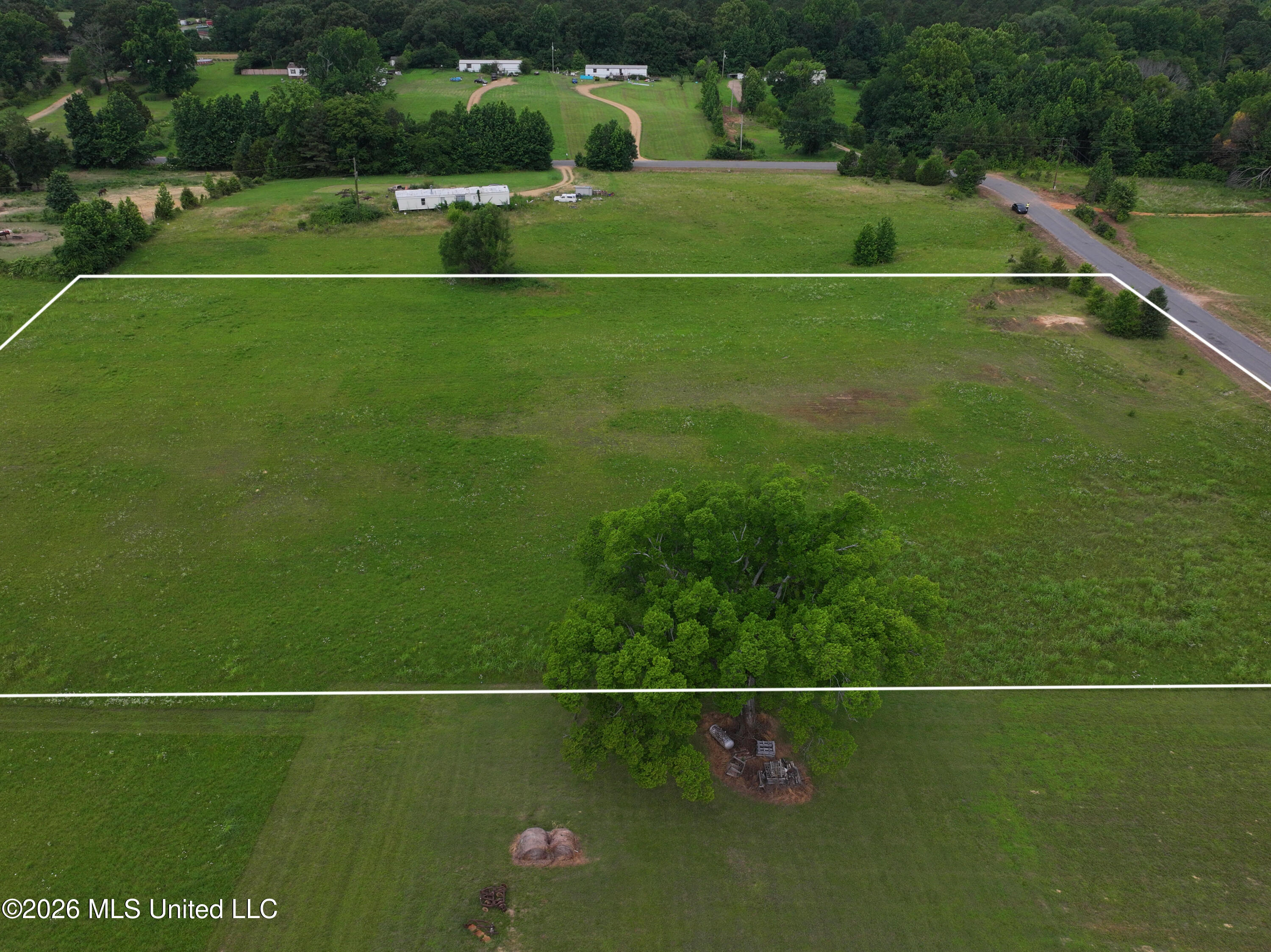 428 Cherry Tree Lane Coldwater, MS 38618 - Photo 2 of 14 PIC2