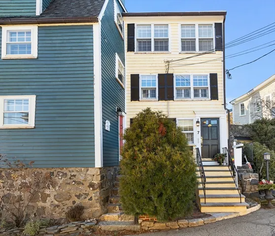 $375,000 | 7 Lee Street, Unit 3, Marblehead, MA 01945