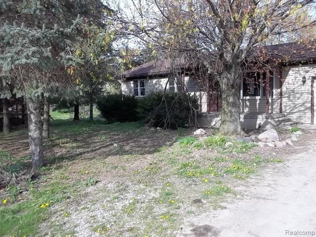 5366 North Fleming Road Fowlerville, MI 48836 - Photo 1 of 9 front.jpg