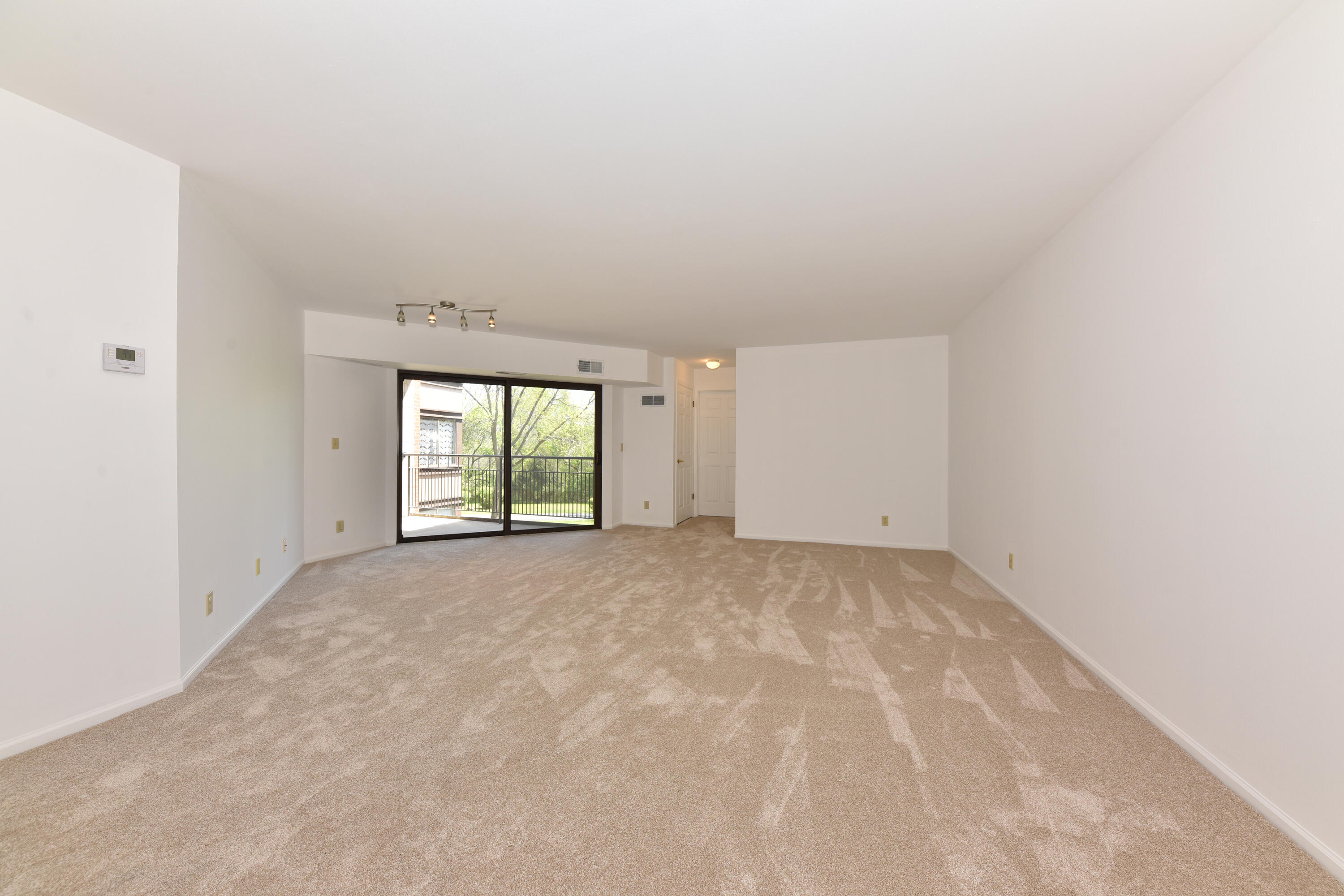 1600 West Green Tree Road, Unit 225 Glendale, WI 53209 - Photo 6 of 33 DSC_7854