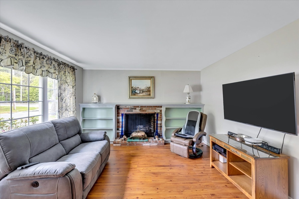 8 Brigantine Avenue Barnstable, MA 02655 - Photo 3 of 42