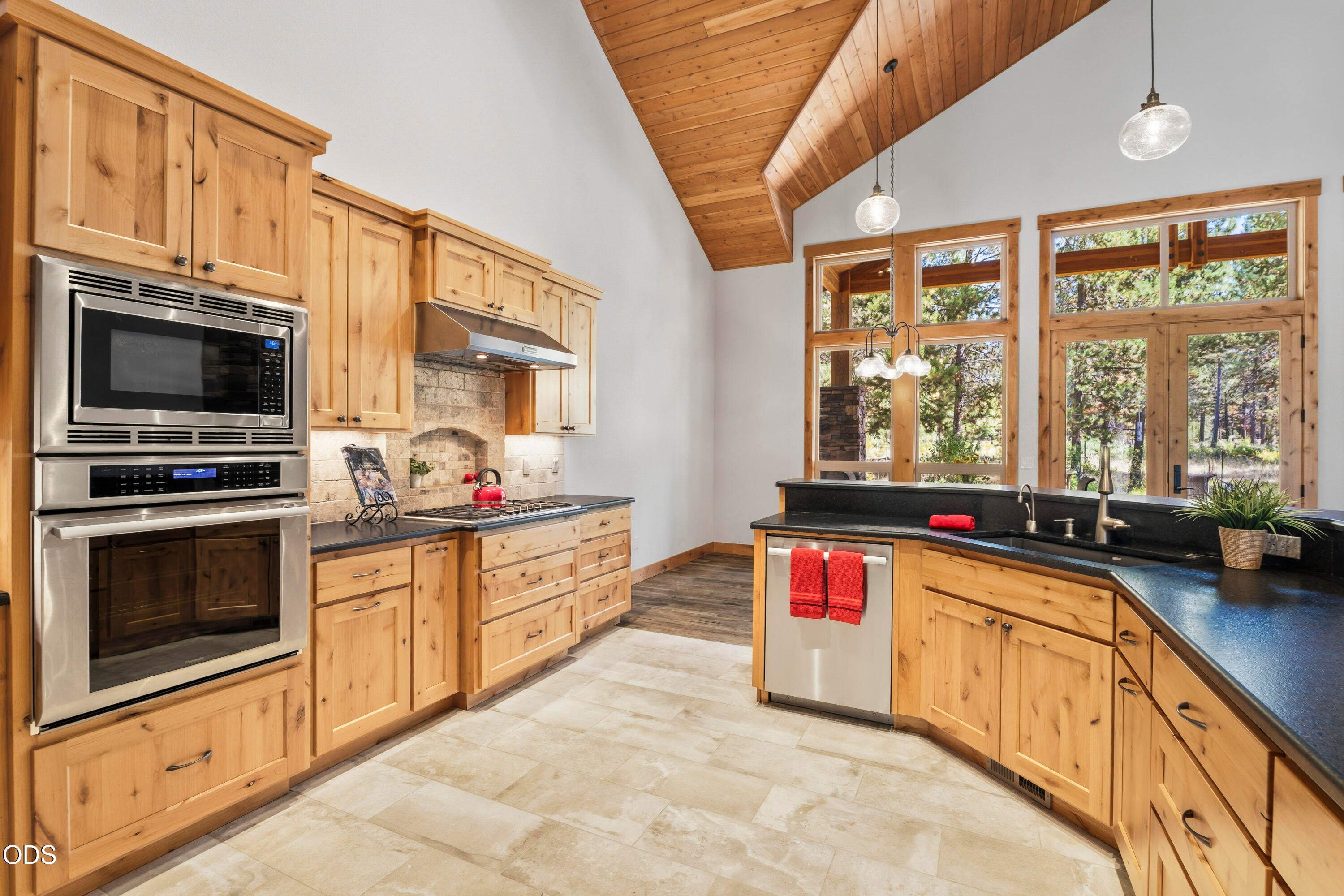 56296 Sable Rock Loop, Unit 256 Bend, OR 97707 - Photo 6 of 30 Gallery Image 6
