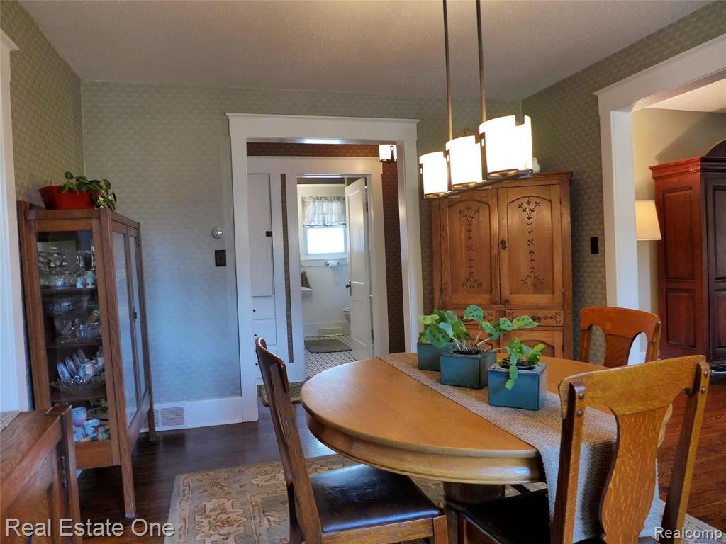 624 Parkdale Avenue Rochester, MI 48307 - Photo 15 of 74