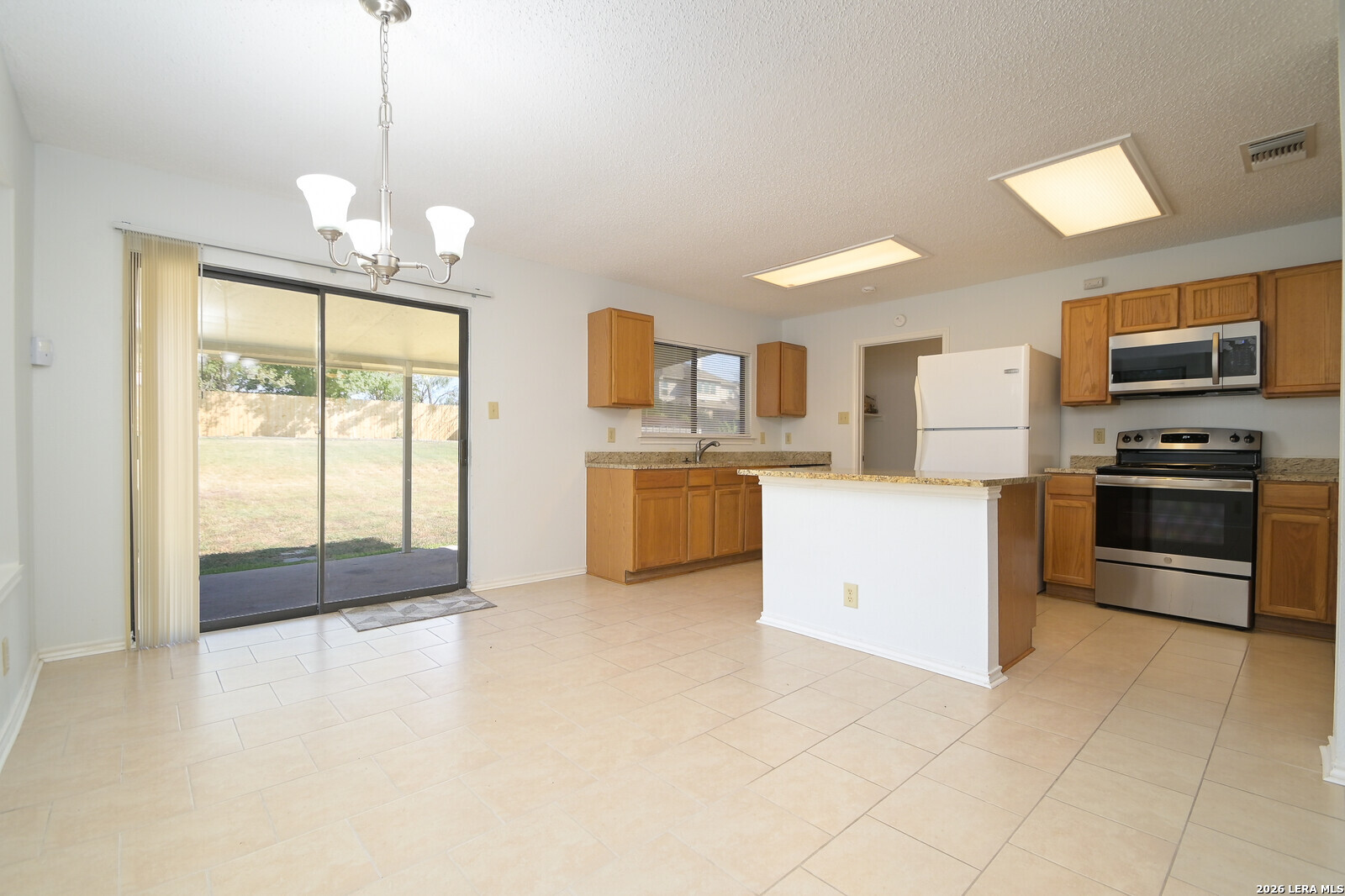 6927 Raintree Path San Antonio, TX 78233 - Photo 3 of 9
