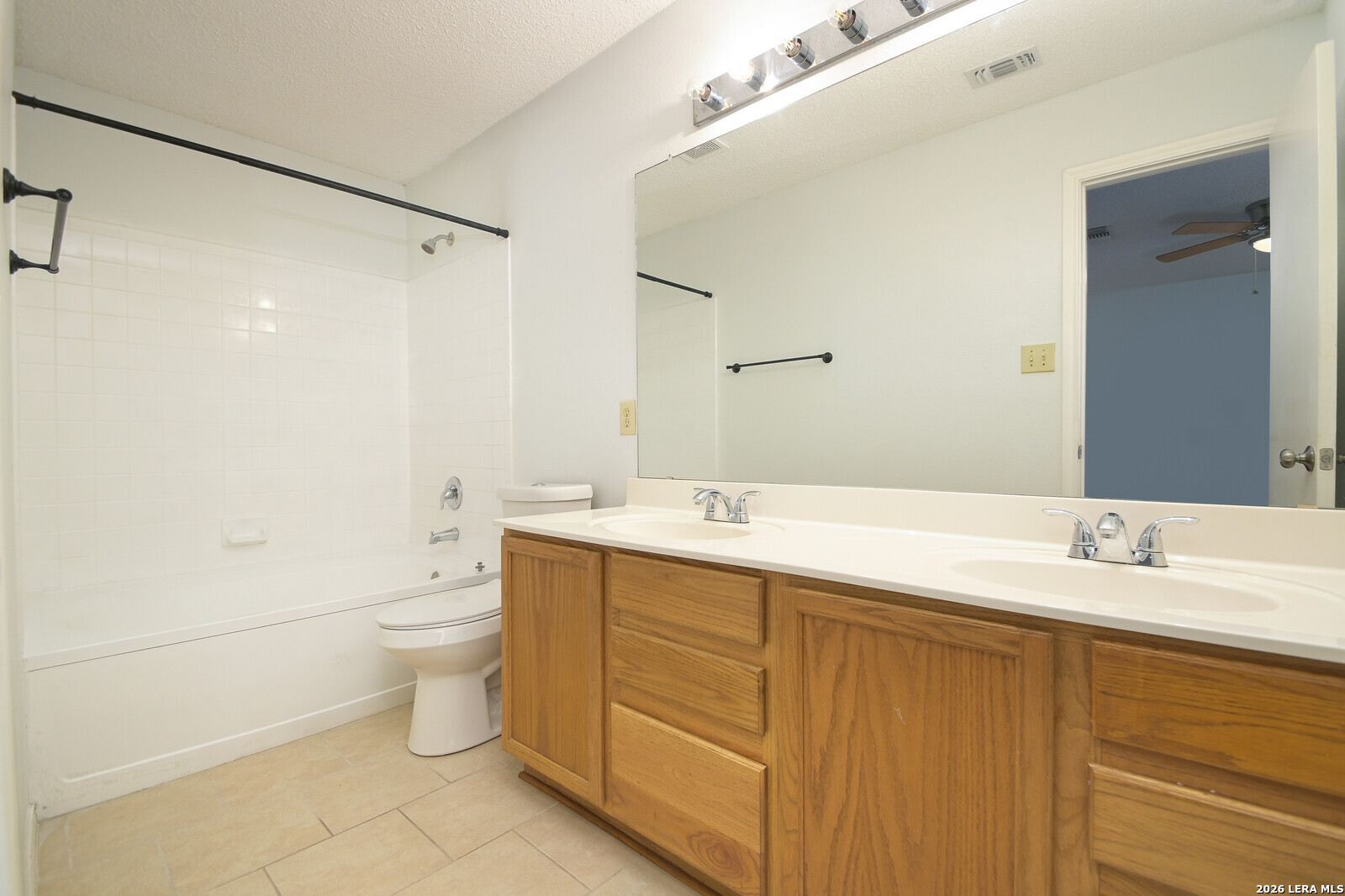 6927 Raintree Path San Antonio, TX 78233 - Photo 6 of 9