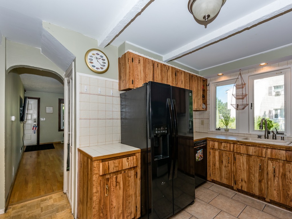20 Bellflower Road Billerica, MA 01821 - Photo 4 of 27 Gallery Image 4