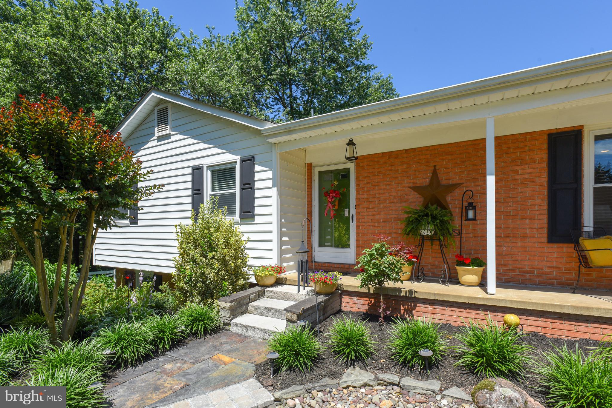 8820 Rachell Court Manassas, VA 20110 - Photo 4 of 73 Gallery Image 4