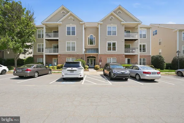 $478,999 | 6519 Grange Lane, Unit 302, Alexandria, VA 22315