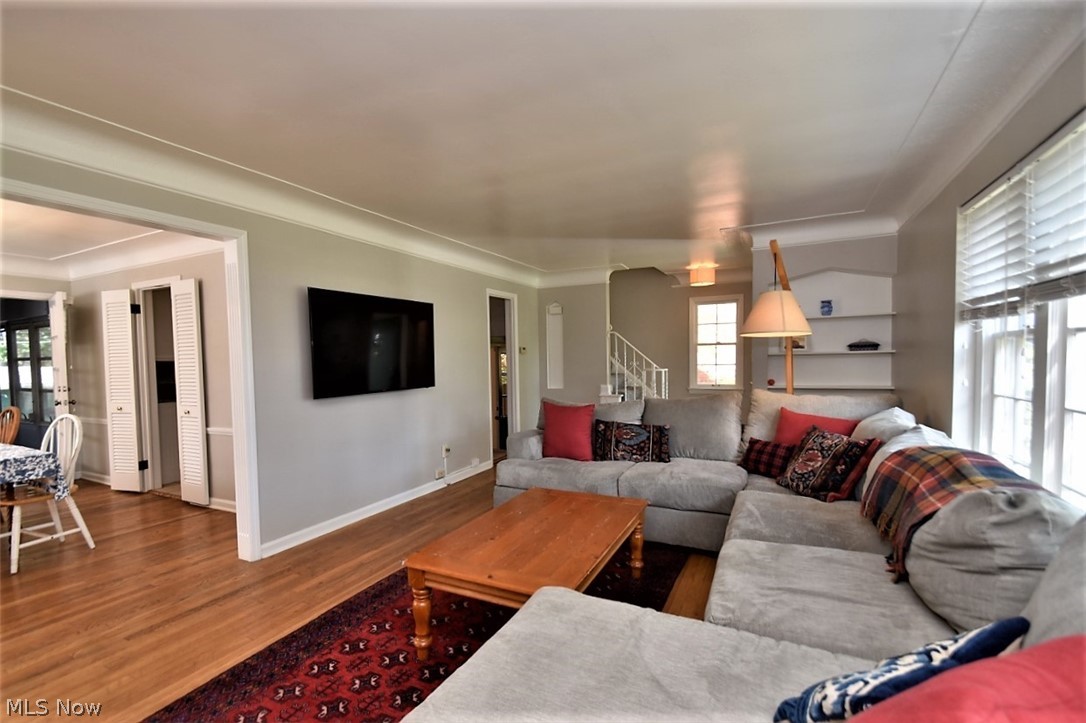 2336 Saybrook Road Cleveland, OH 44118 - Photo 5 of 32