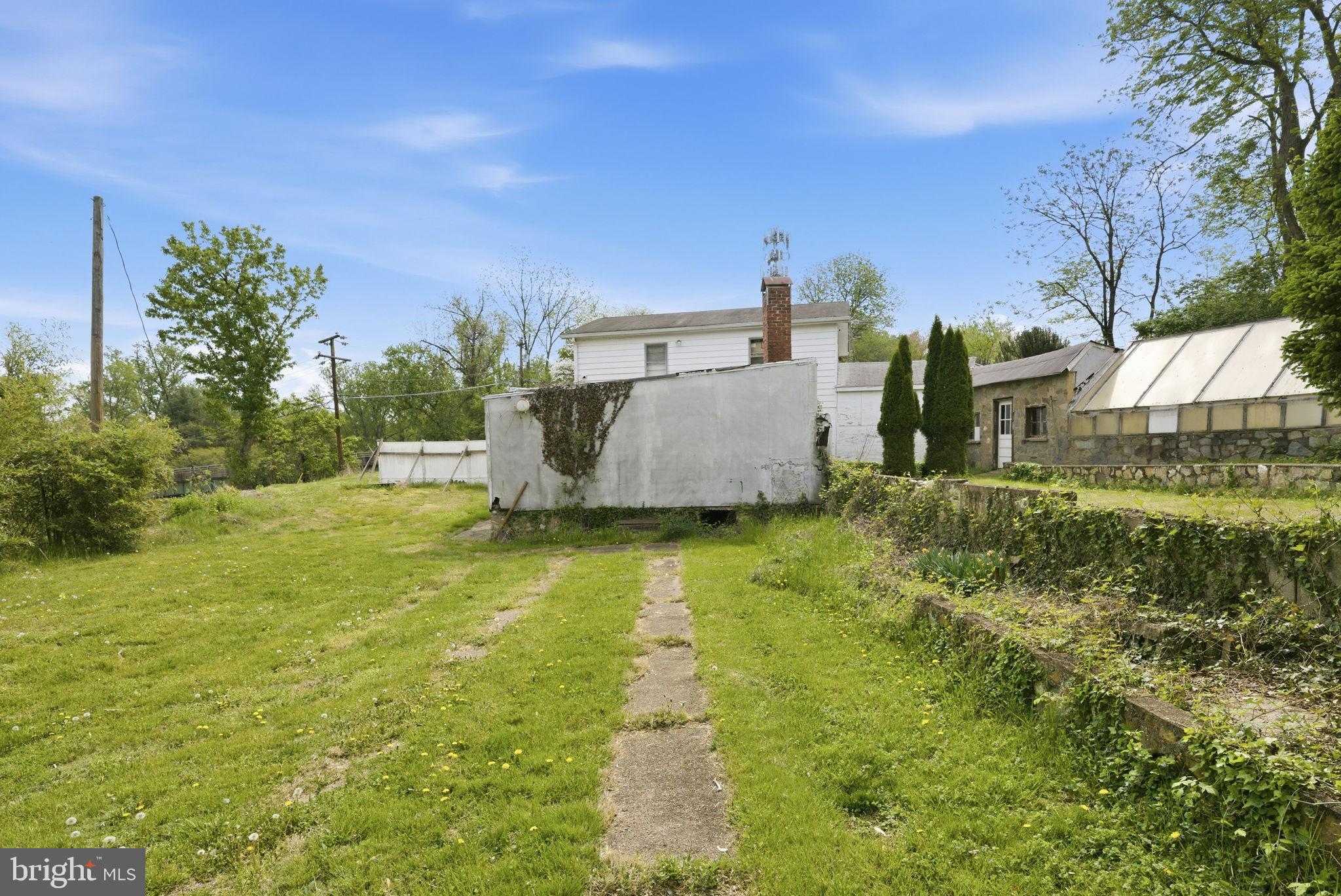 4464 North Old Glebe Road Arlington, VA 22207 - Photo 10 of 18 Vintage stone walls to add to character