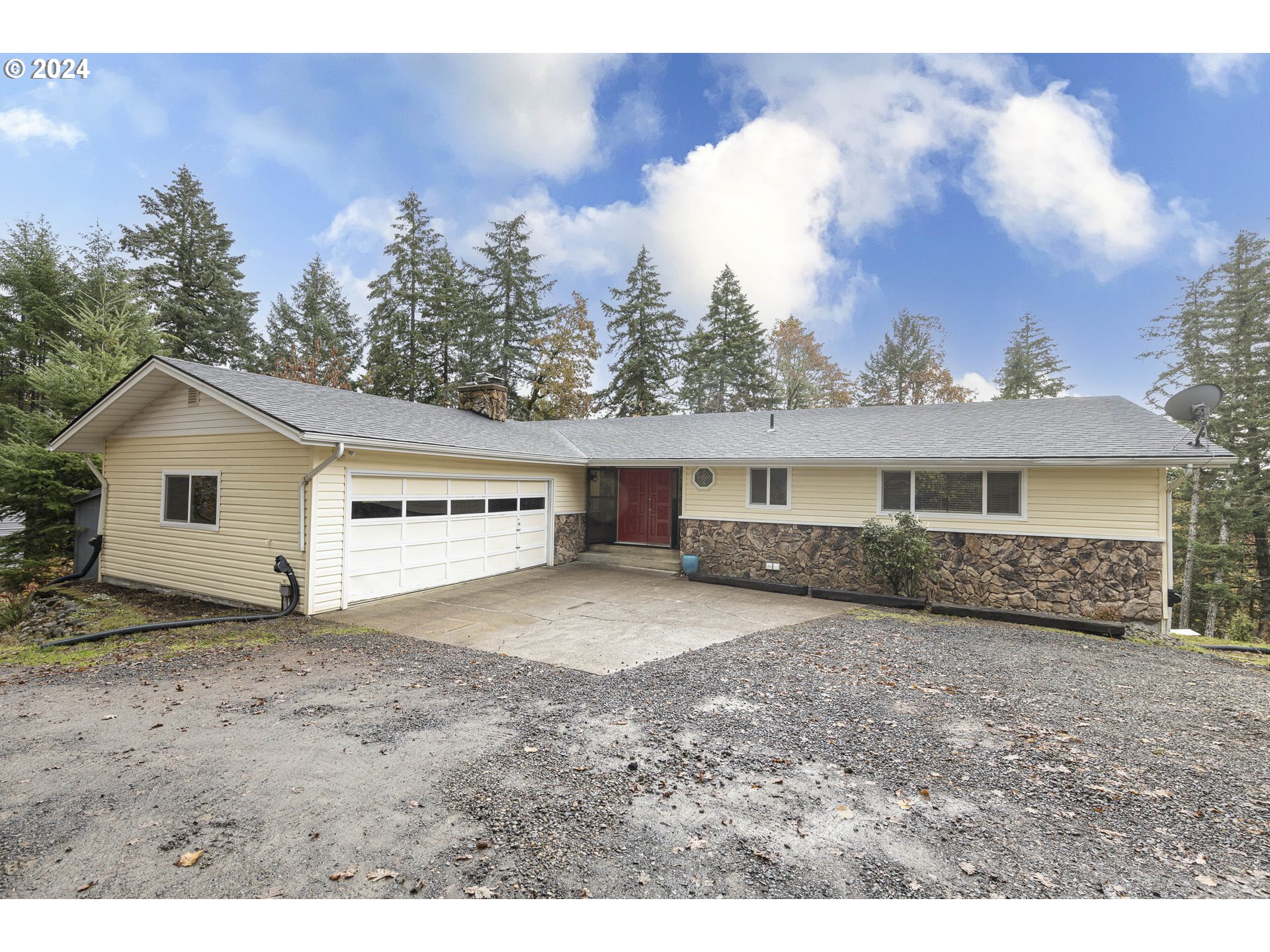 15845 Oakdale Road Dallas, OR 97338 - Photo 1 of 35
