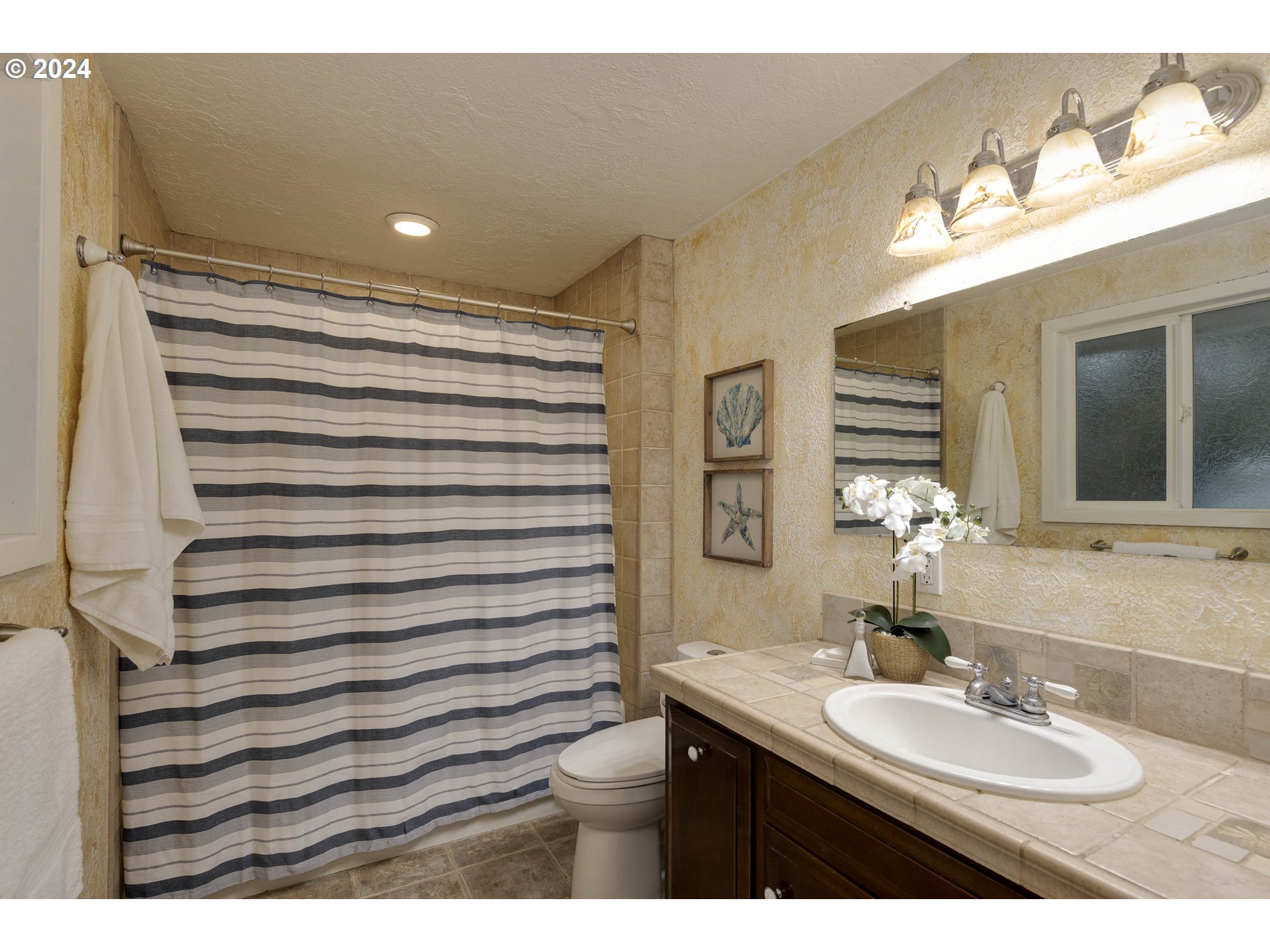 15845 Oakdale Road Dallas, OR 97338 - Photo 11 of 35