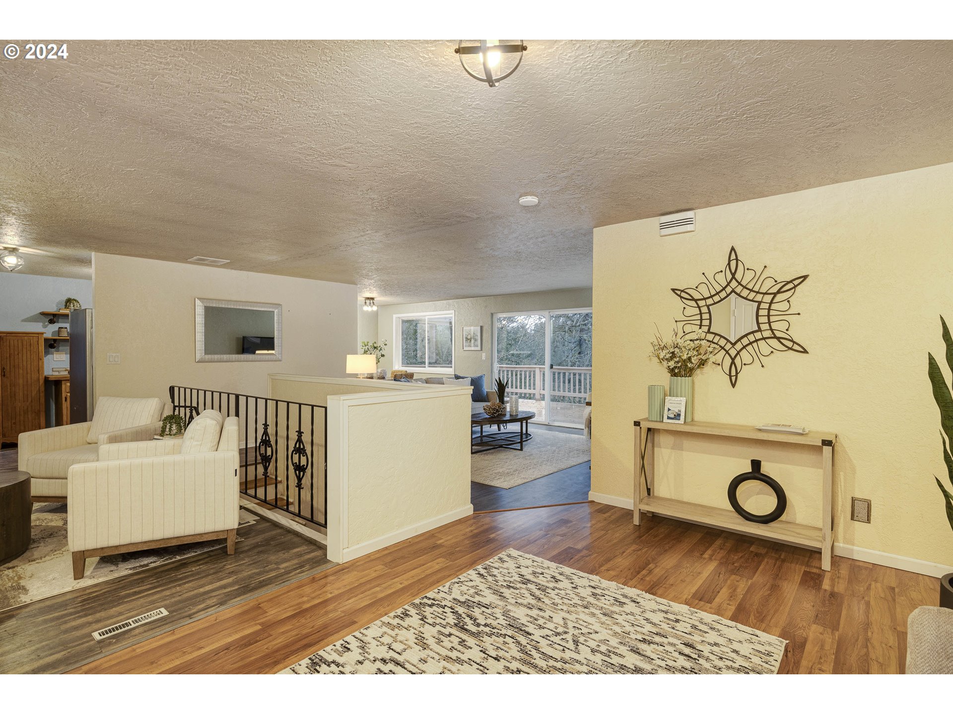 15845 Oakdale Road Dallas, OR 97338 - Photo 2 of 35