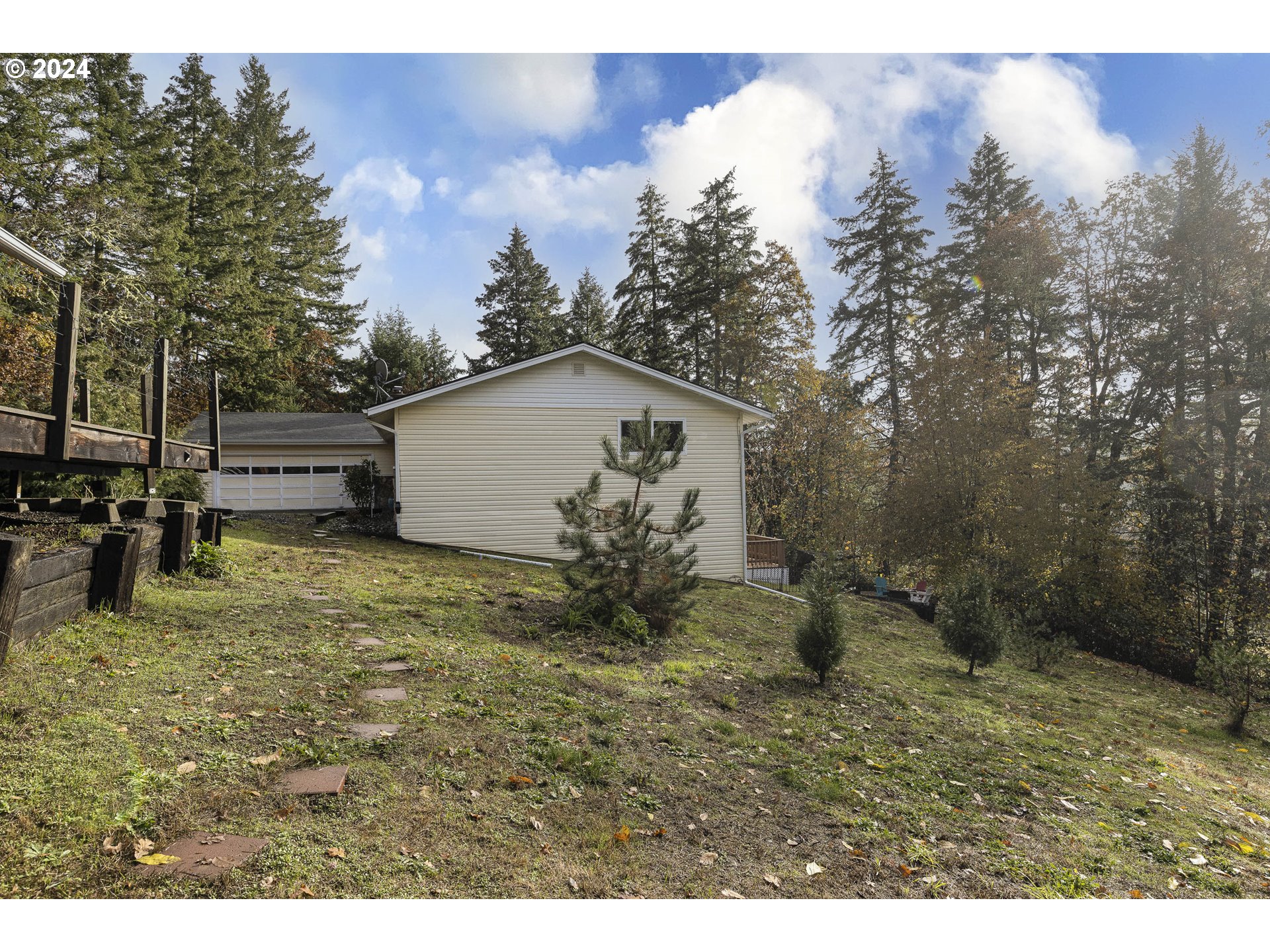 15845 Oakdale Road Dallas, OR 97338 - Photo 27 of 35