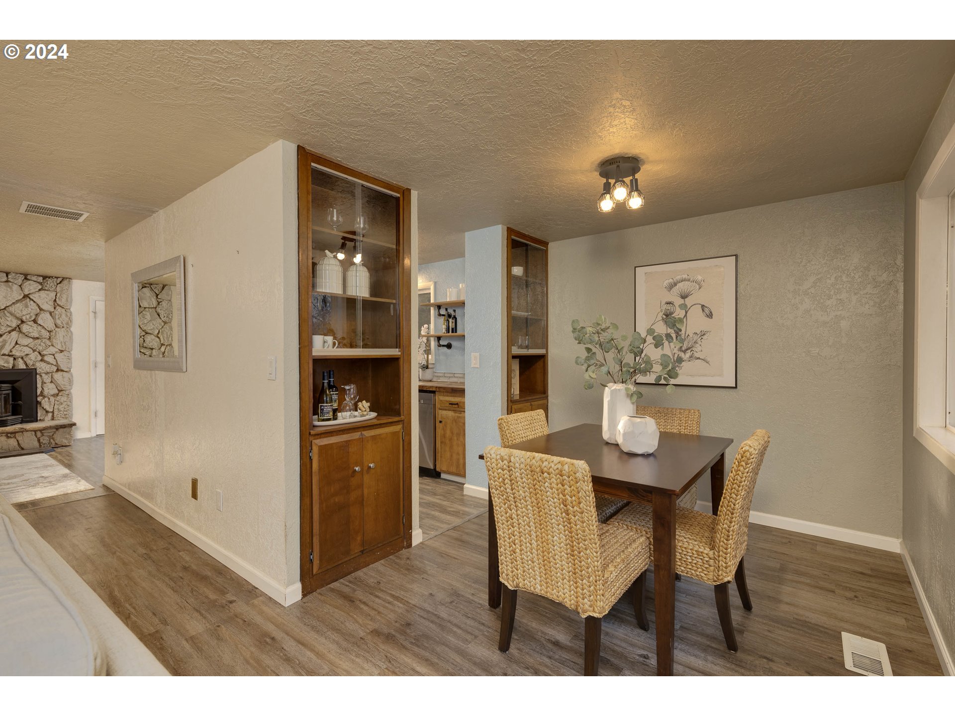 15845 Oakdale Road Dallas, OR 97338 - Photo 9 of 35