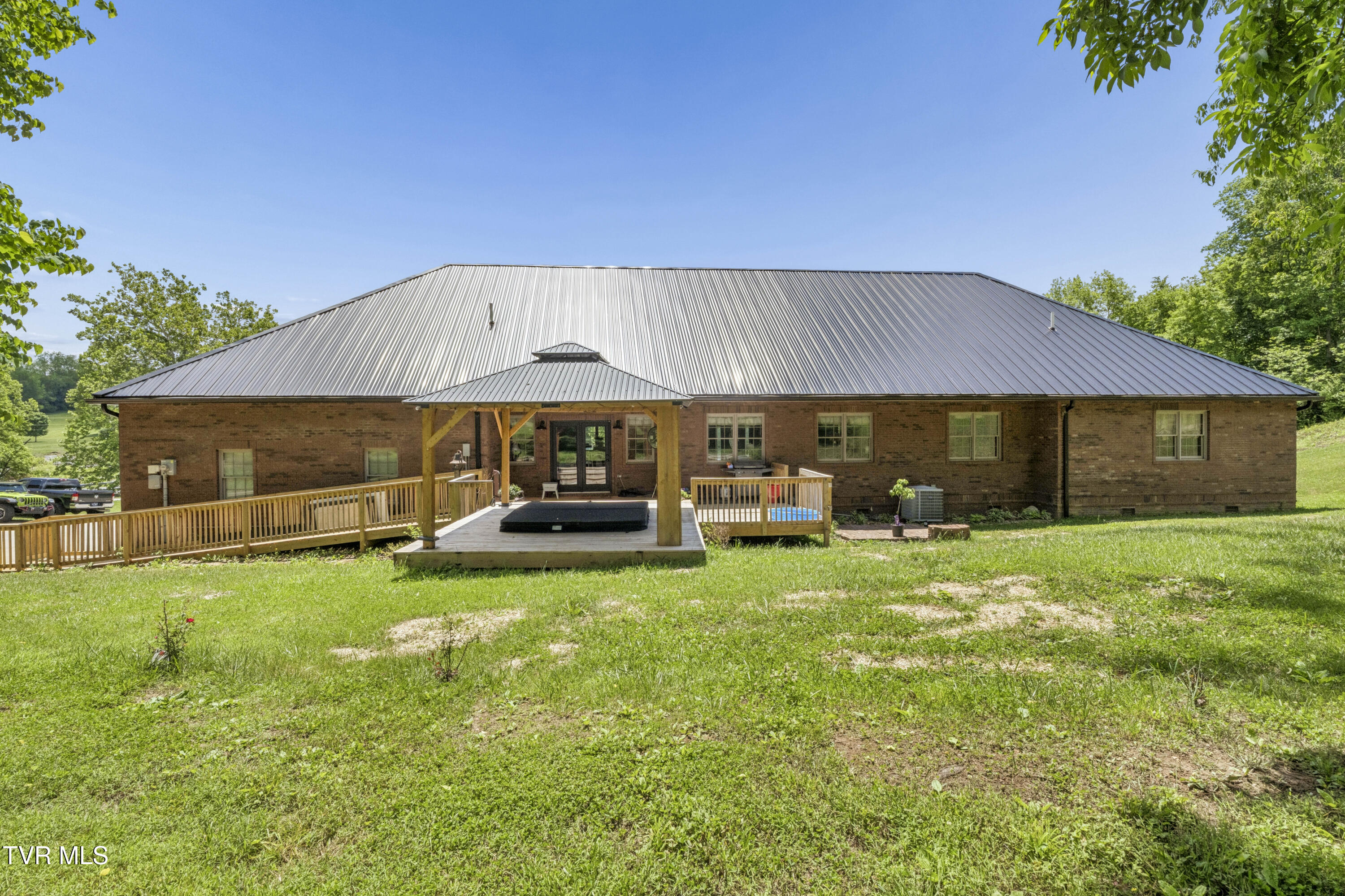 108 Trammel Road Bristol, TN 37620 - Photo 6 of 85 Trammel2-6