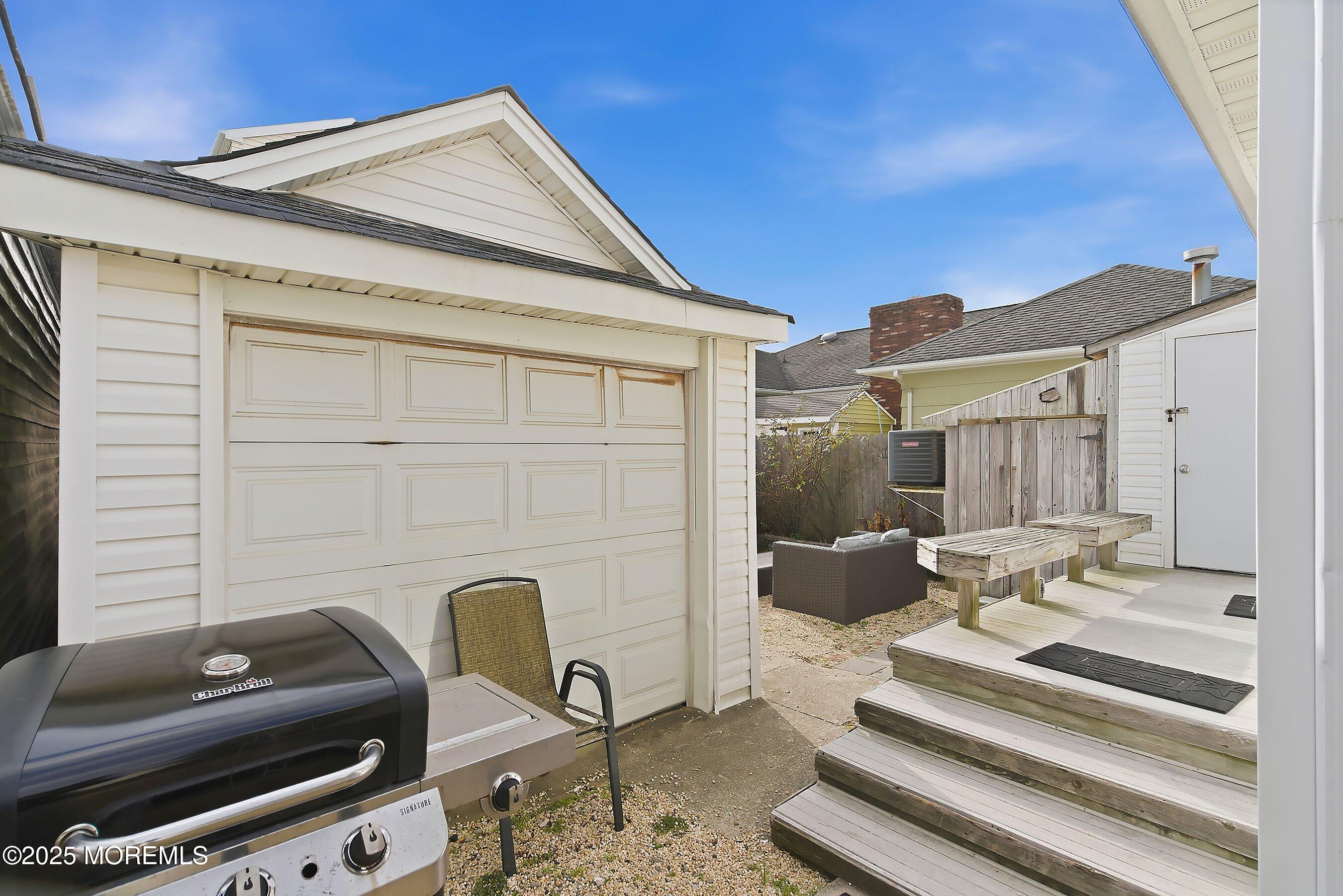 34 Waterview Way Sea Bright, NJ 07760 - Photo 24 of 24 a living room with furniture