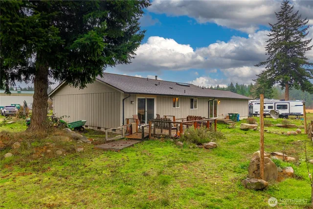 $950,000 | 14435 Vail Cut Off Road Southeast, Rainier, WA 98576