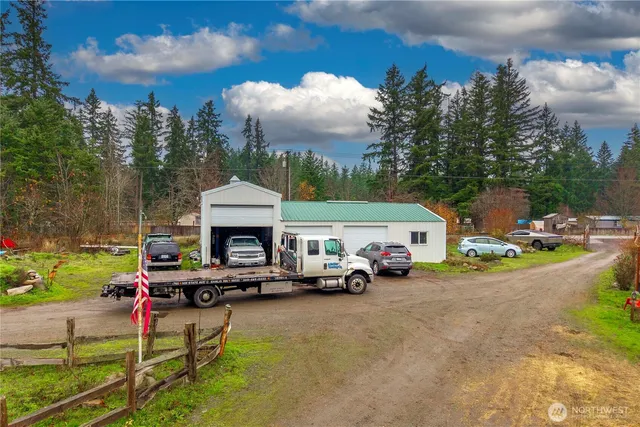 $950,000 | 14435 Vail Cut Off Road Southeast, Rainier, WA 98576