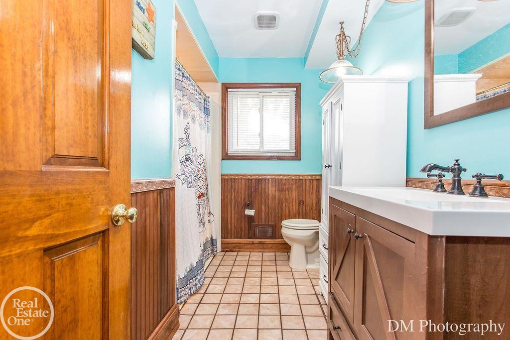 48605 Callens Road New Baltimore, MI 48047 - Photo 10 of 26 Full Bath