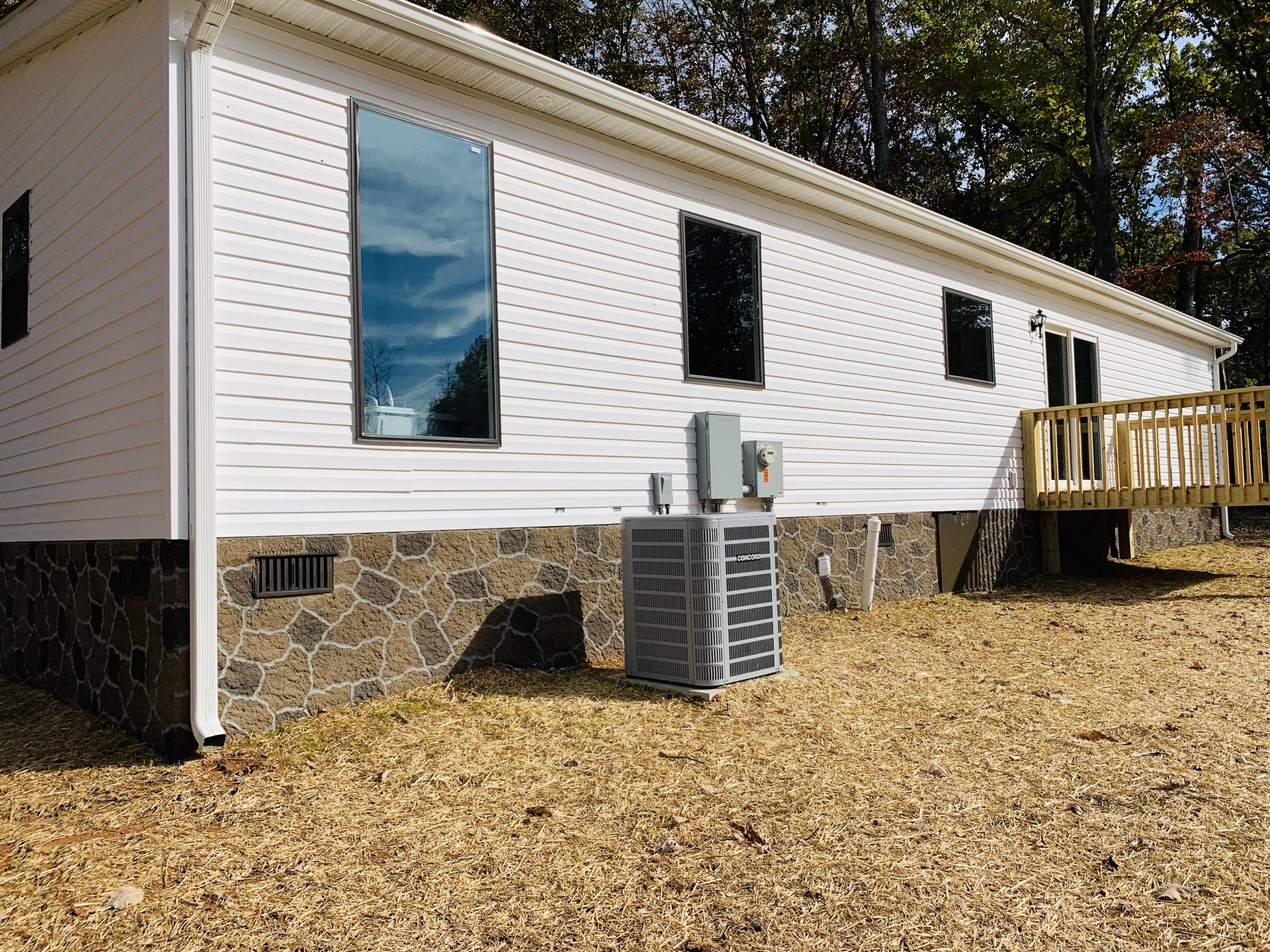 1271 Flint Hill Road Moneta, VA 24121 - Photo 5 of 32 IMG_6511