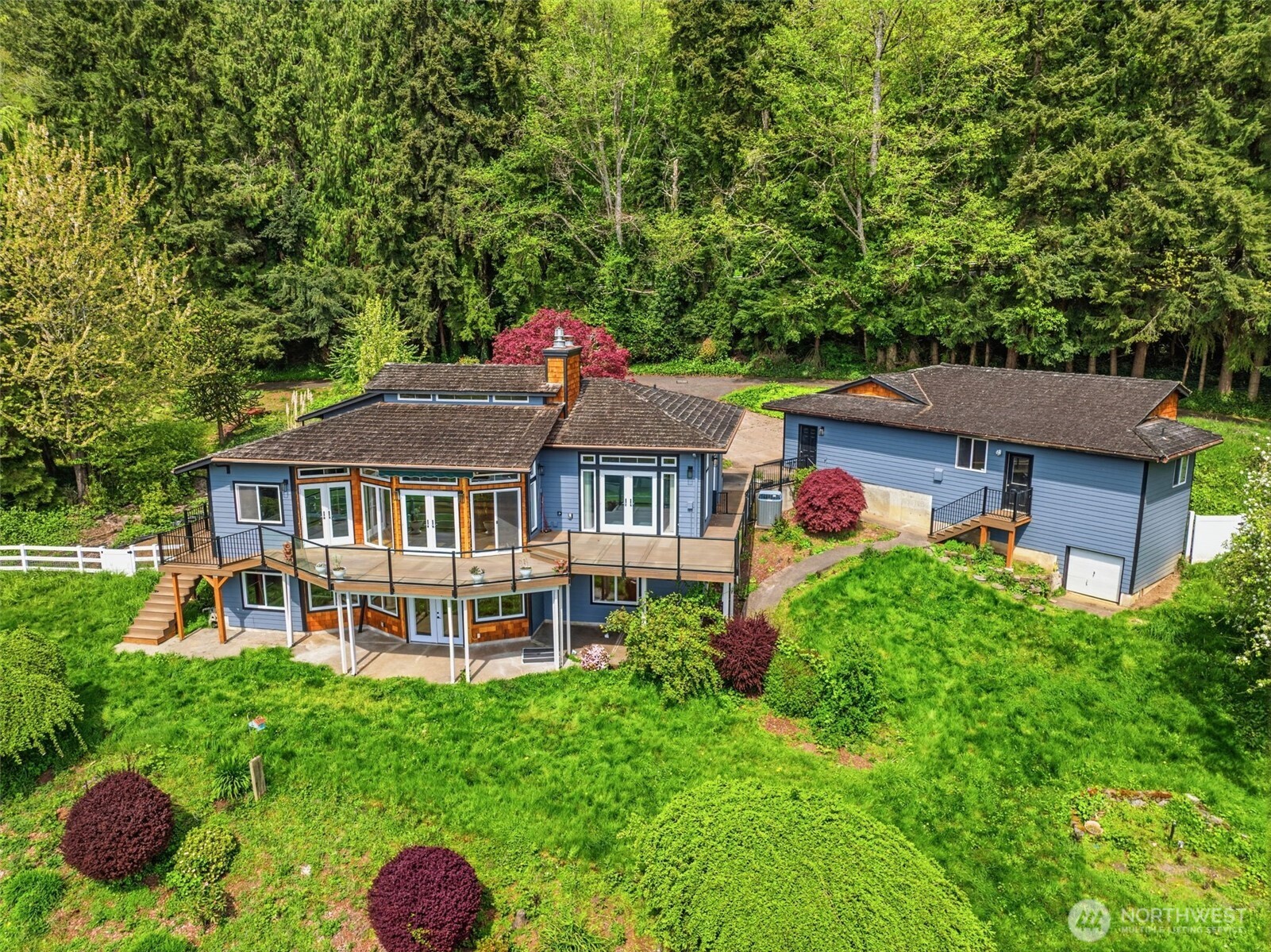 16 Little Cape Horn Road Cathlamet, WA 98612 - Photo 1 of 32 front view of a house with a big yard