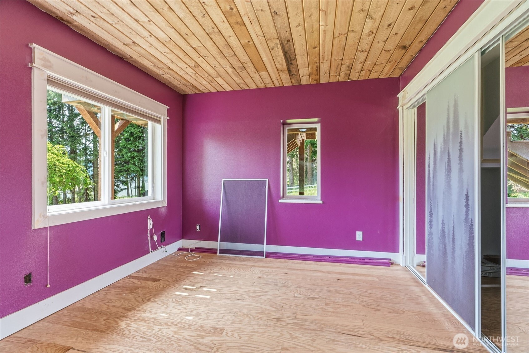 16 Little Cape Horn Road Cathlamet, WA 98612 - Photo 22 of 32 a view of empty room with window