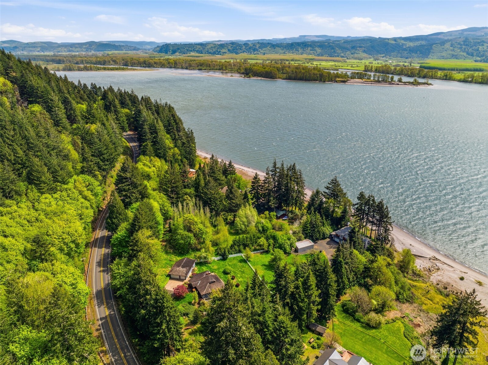16 Little Cape Horn Road Cathlamet, WA 98612 - Photo 6 of 32 a view of a city and lake view