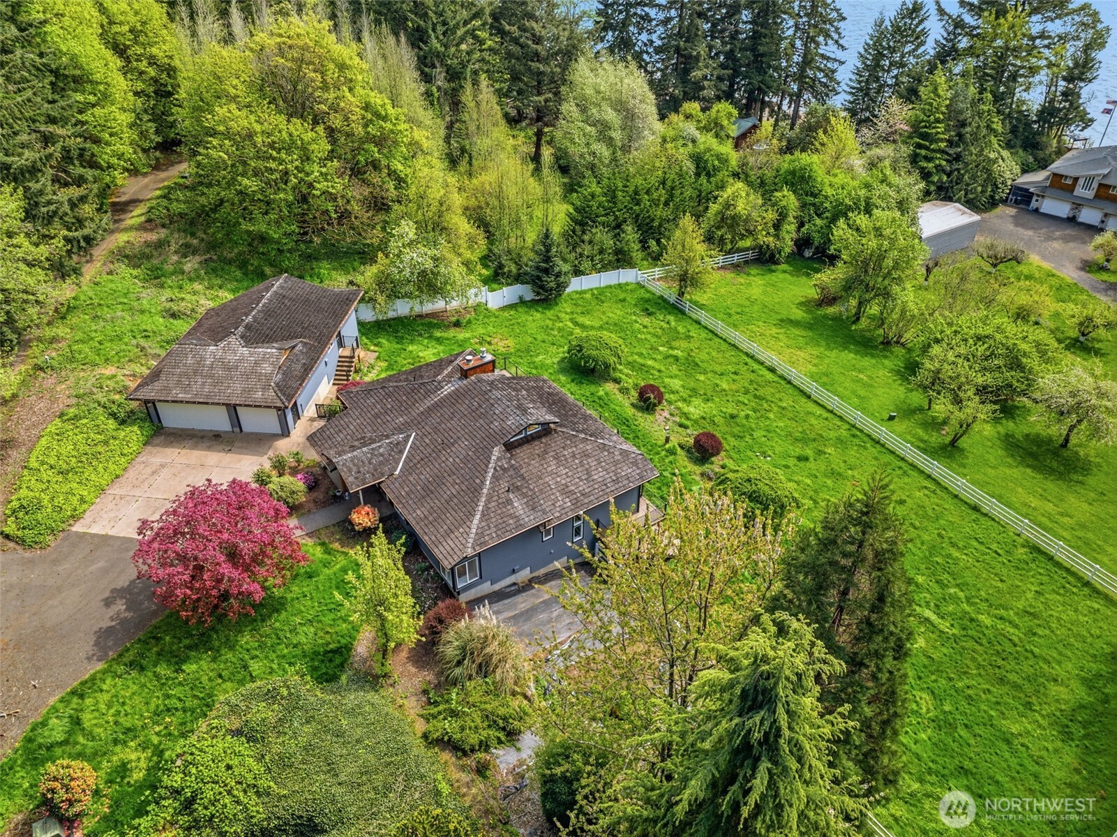 16 Little Cape Horn Road Cathlamet, WA 98612 - Photo 7 of 32 an aerial view of a house with garden