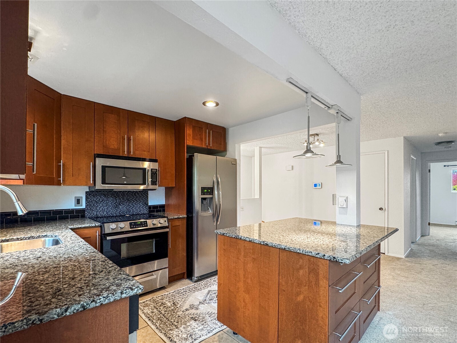 7909 218th Street Southwest, Unit 4 Edmonds, WA 98026 - Photo 12 of 17