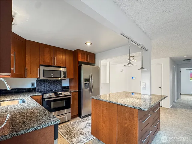 $390,000 | 7909 218th Street Southwest, Unit 4, Edmonds, WA 98026