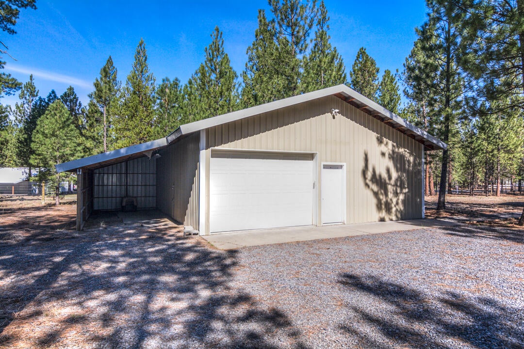 14795 Springwood Road La Pine, OR 97739 - Photo 31 of 34 32