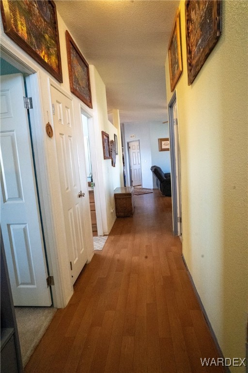 7190 East Red Barrel Road Yucca, AZ 86438 - Photo 31 of 65 Hallway to Living Room