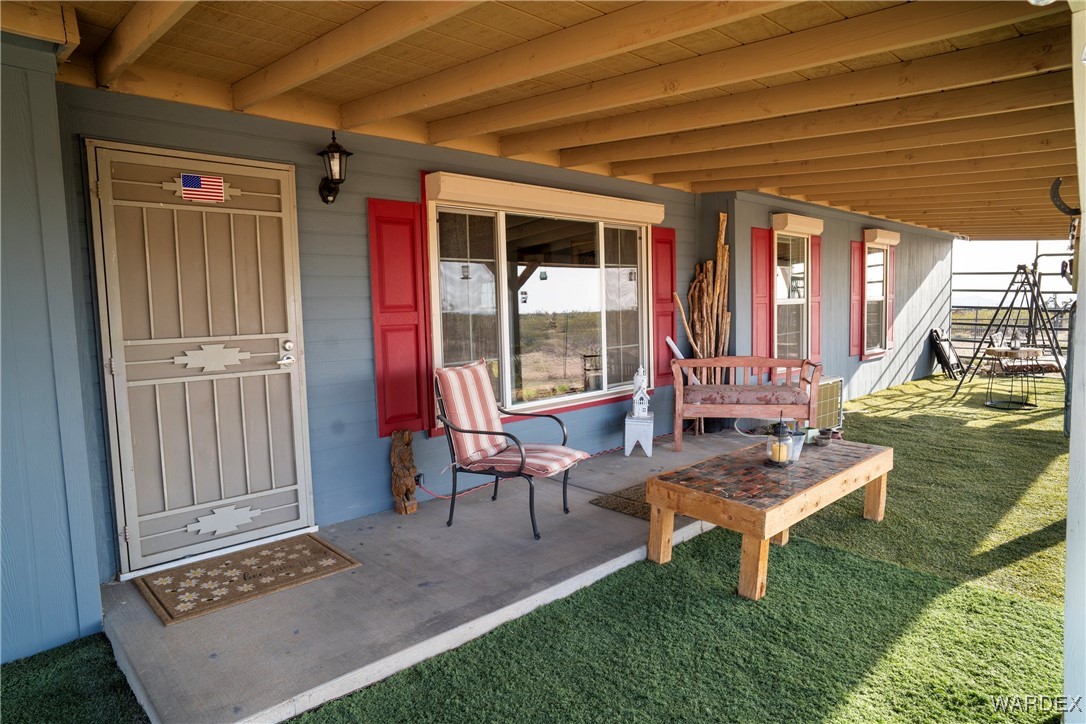 7190 East Red Barrel Road Yucca, AZ 86438 - Photo 4 of 65 Welcoming Entry
