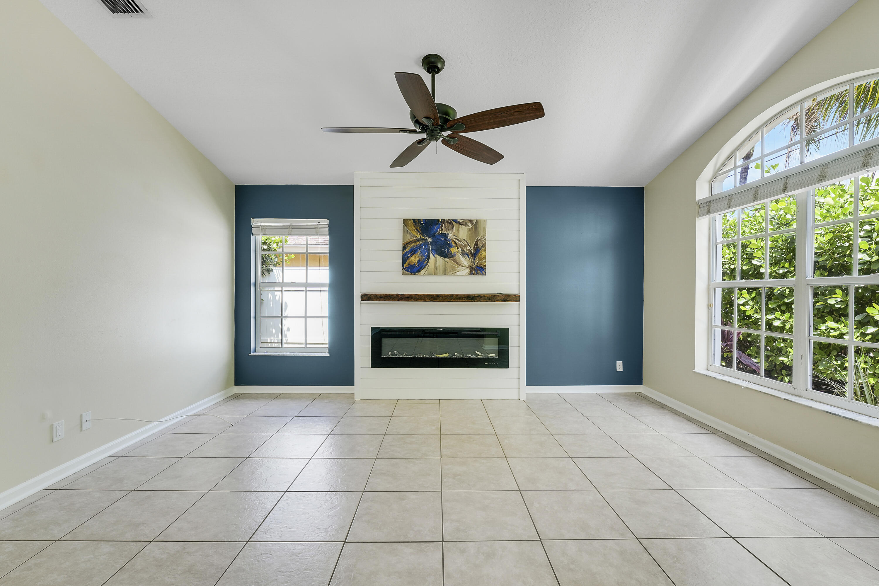 6334 Barbara Street Jupiter, FL 33458 - Photo 9 of 38 House-4