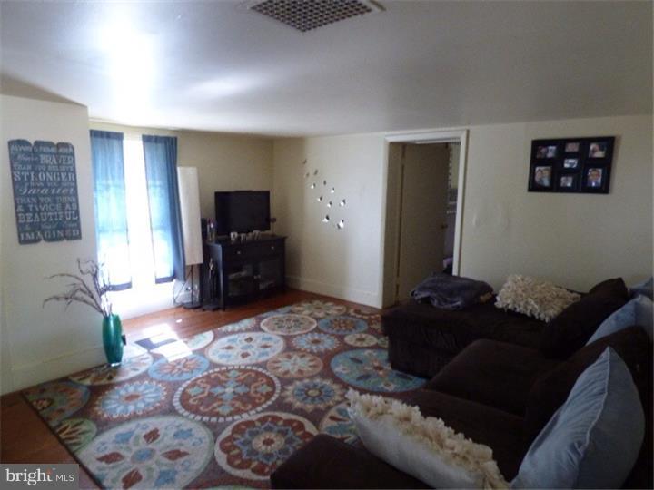 2691 Monmouth Road Jobstown, NJ 08041 - Photo 4 of 16