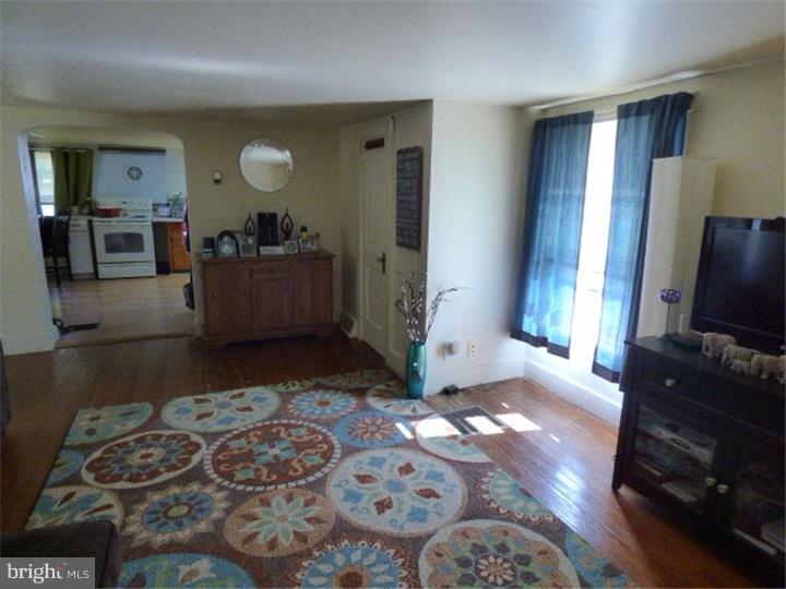 2691 Monmouth Road Jobstown, NJ 08041 - Photo 5 of 16