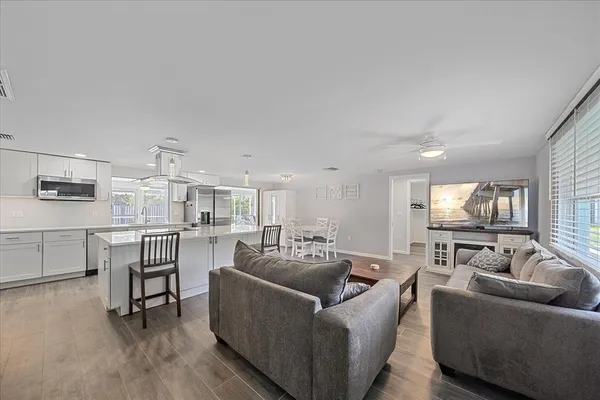 $419,000 | 5032 Linda Street, Venice, FL 34293