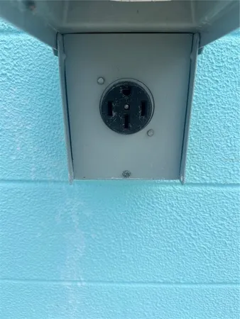 $419,000 | 5032 Linda Street, Venice, FL 34293