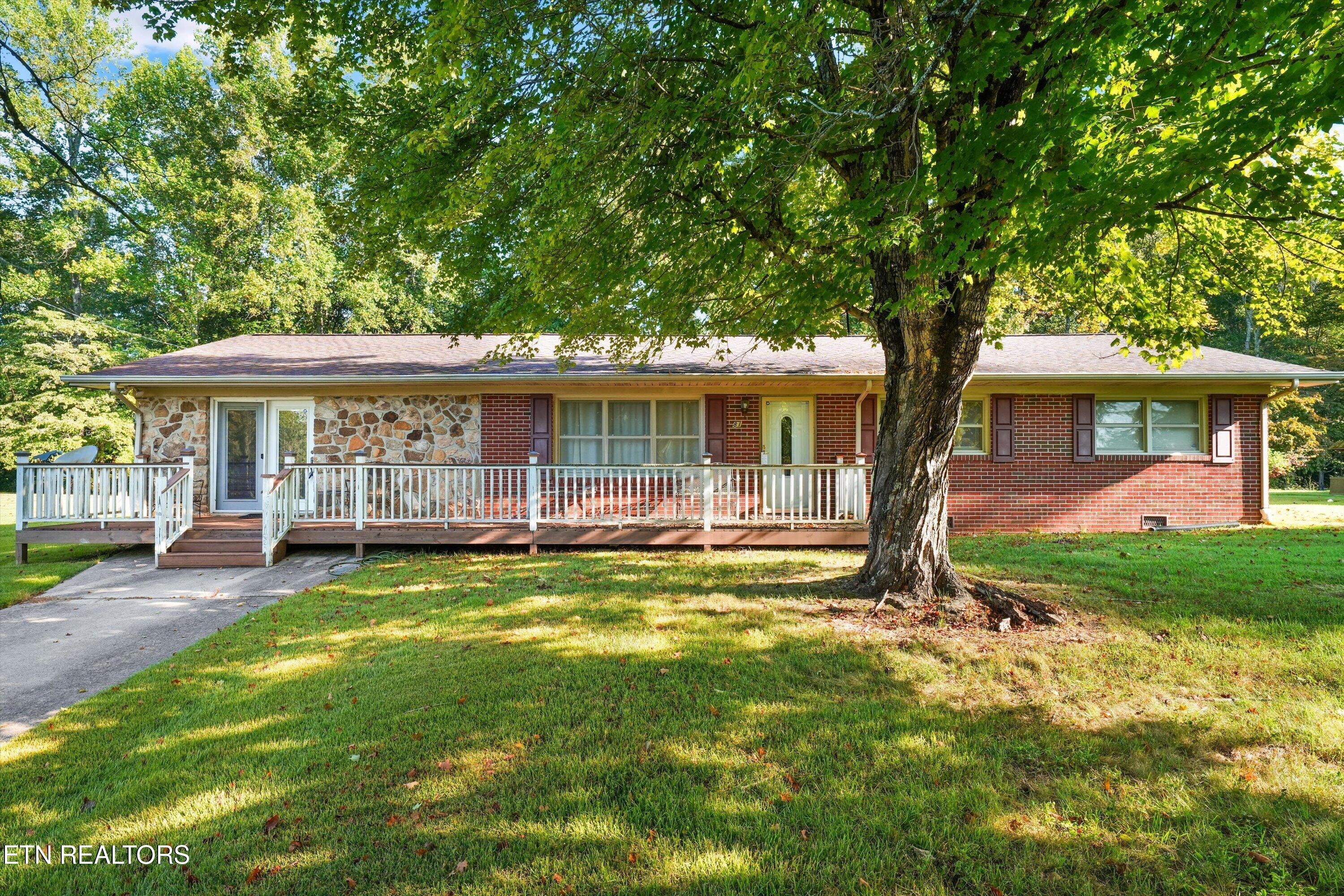 01-815 Stephens Rd33
