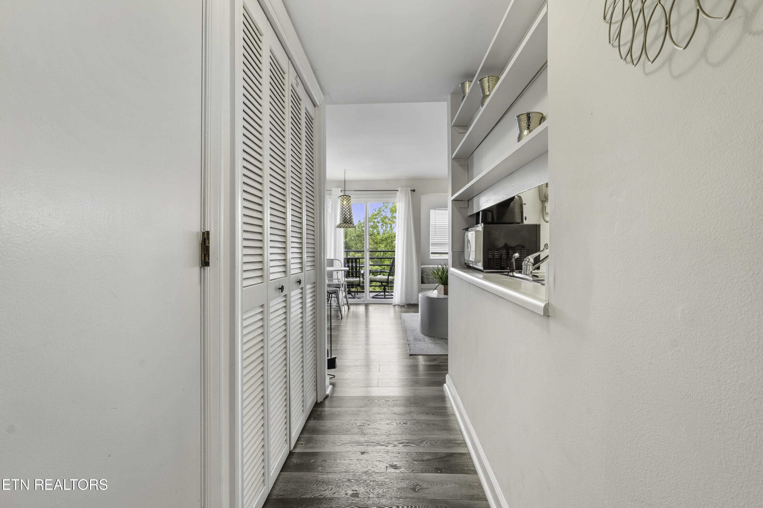 1260 Ski View Drive, Unit 7102 Gatlinburg, TN 37738 - Photo 13 of 35 Hallway