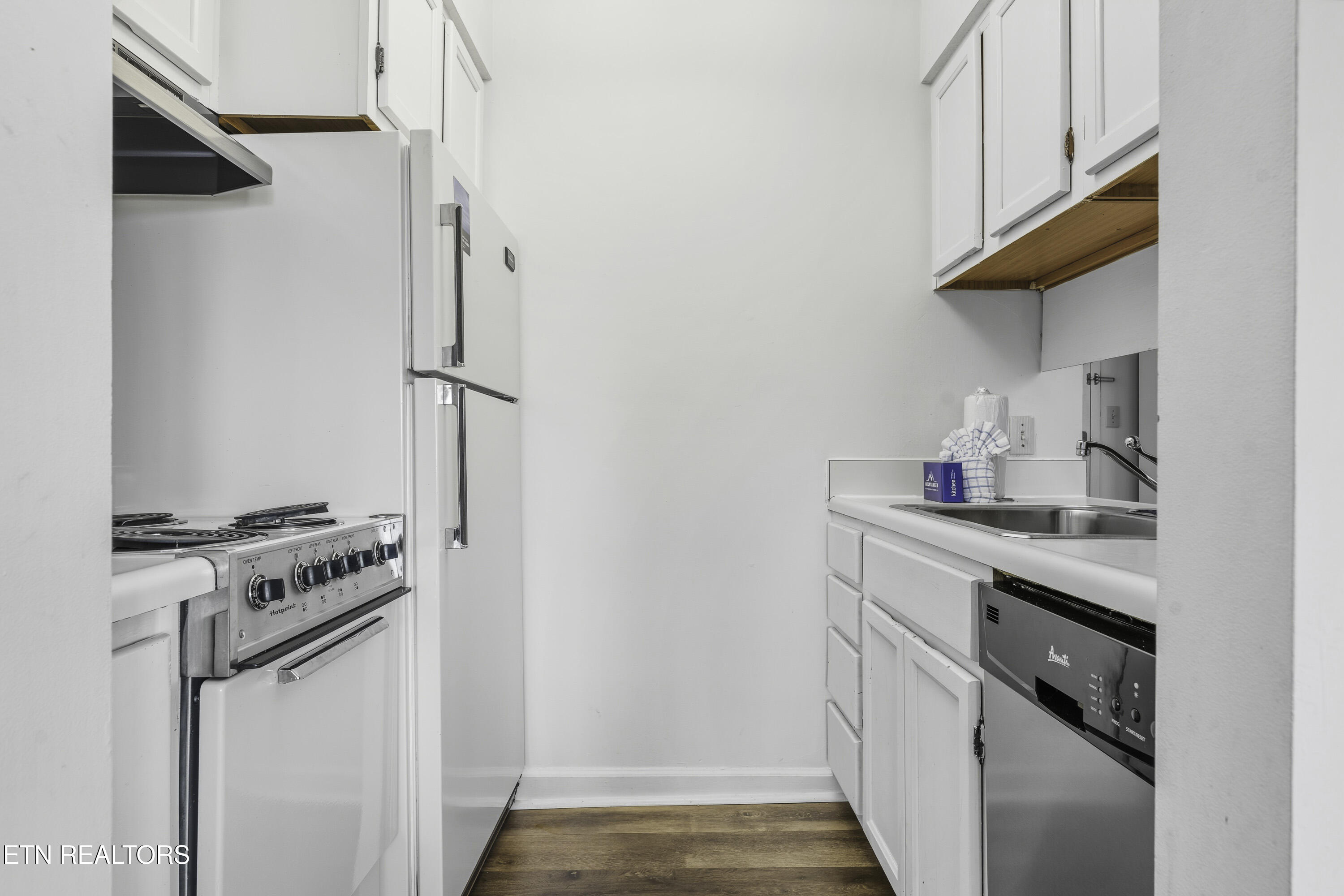 1260 Ski View Drive, Unit 7102 Gatlinburg, TN 37738 - Photo 14 of 35 Kitchen