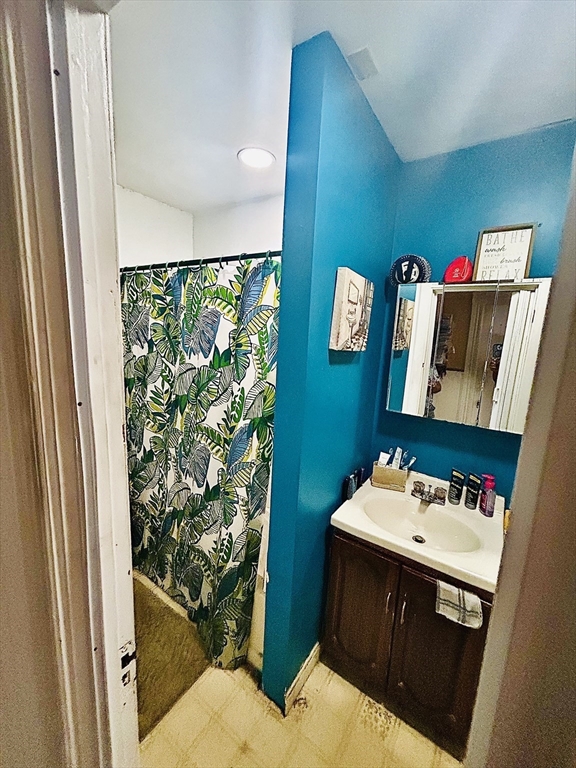 211 Vernon Street, Unit 1 Worcester, MA 01607 - Photo 5 of 8