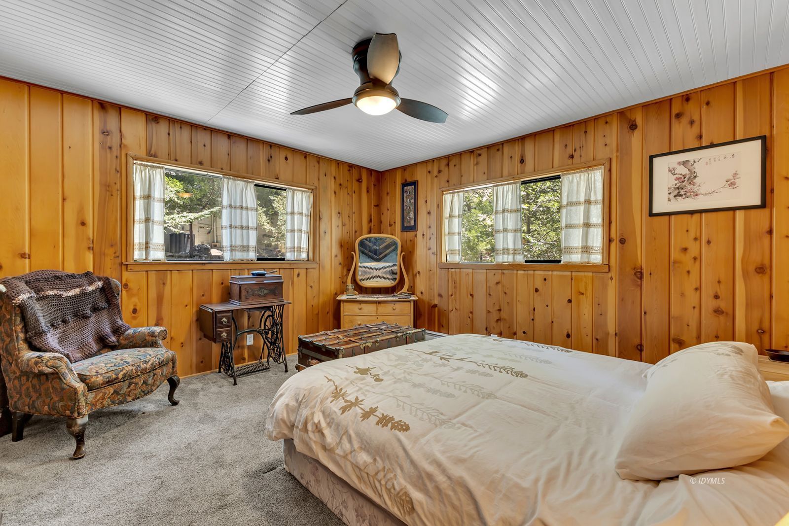 55175 John Muir Road, Unit CALIFO Idyllwild, CA 92549 - Photo 22 of 51 Main level bedroom 1 from hallway