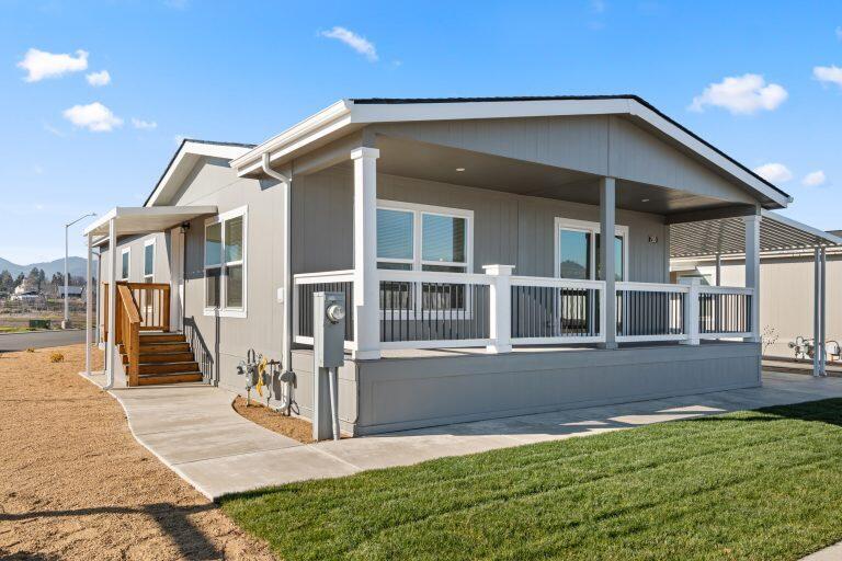 300 Luman Road, Unit 200 Phoenix, OR 97535 - Photo 17 of 30 Gallery Image 17