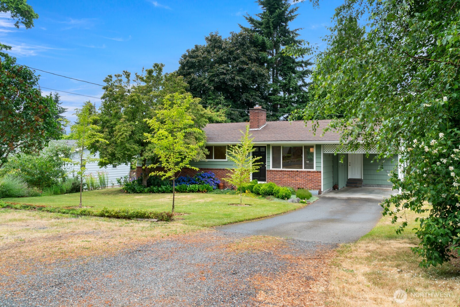 8915 218th Street Southwest Edmonds, WA 98026 - Photo 3 of 39