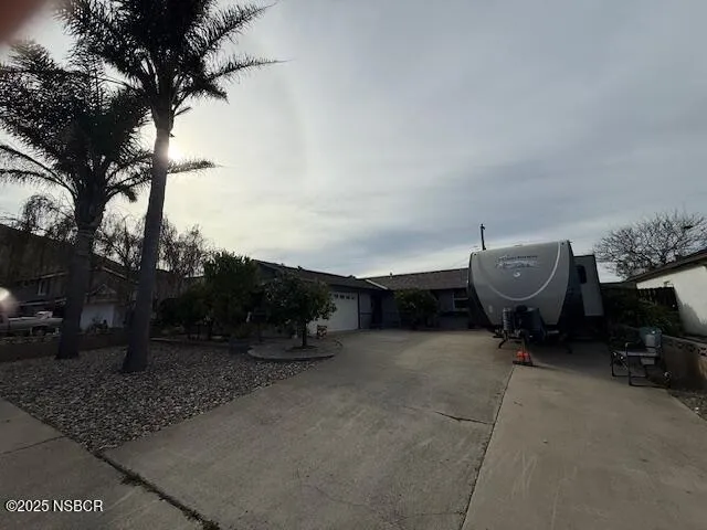 a view of a terrace with sitting area