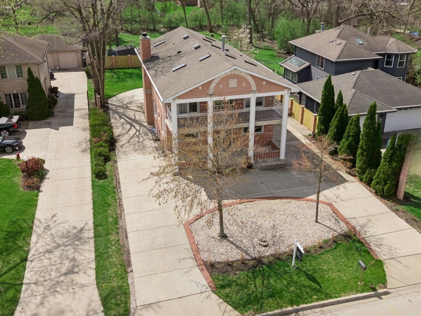 9807 West 57th Street Countryside, IL 60525 - Photo 38 of 48 an aerial view of a house with garden